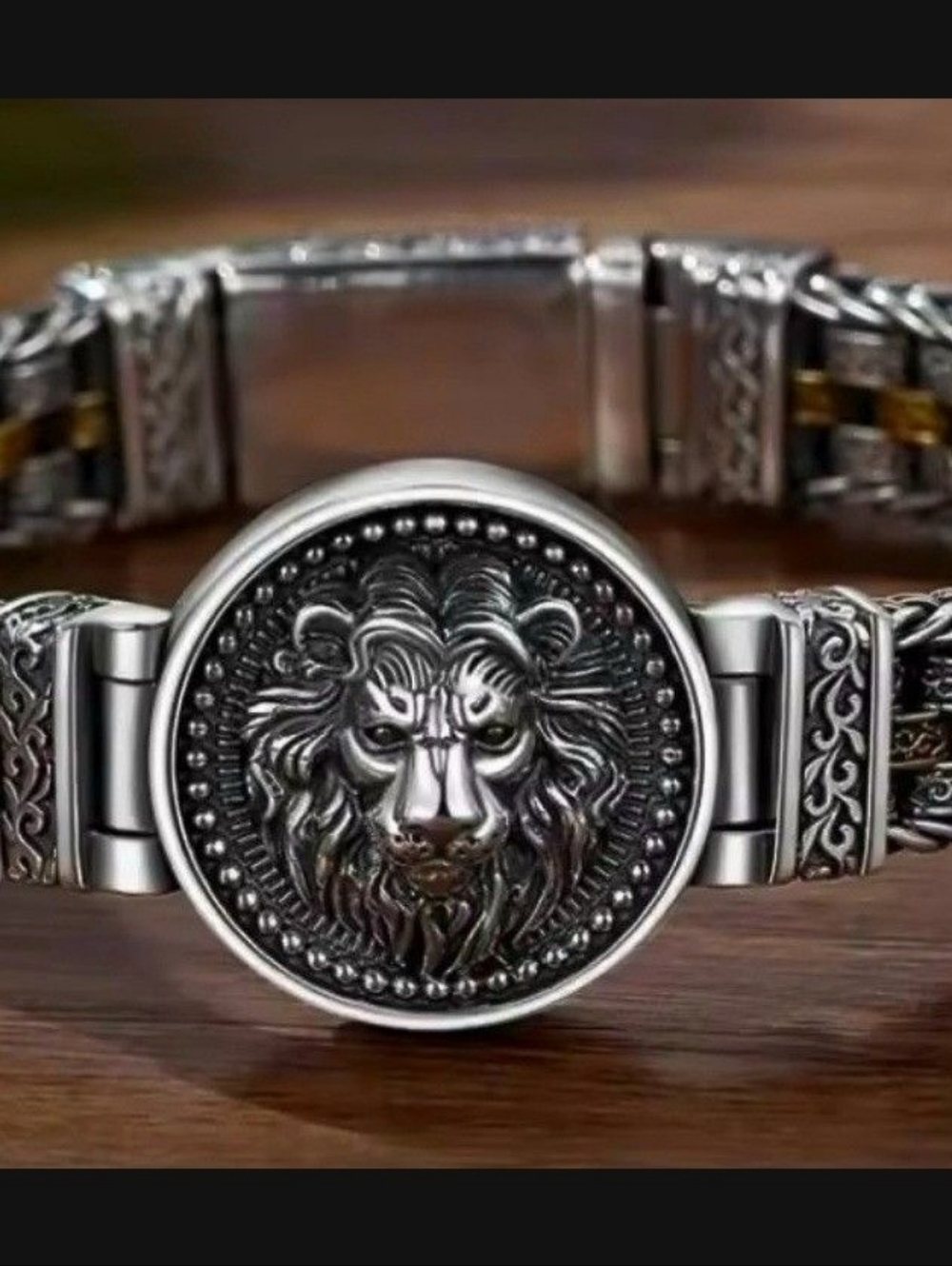 Men's Silver Lion Medallion Bracelet - Fashion Statement Accessory